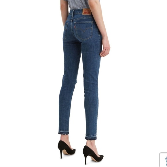 Levi’s Medium Wash 711 Skinny Distressed Jeans - Picture 3 of 10